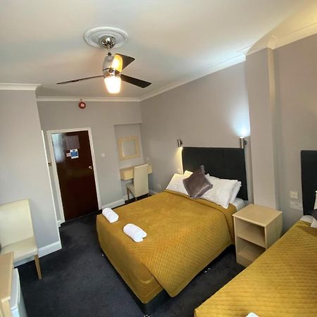 Lampton Guest House Hounslow Exterior photo