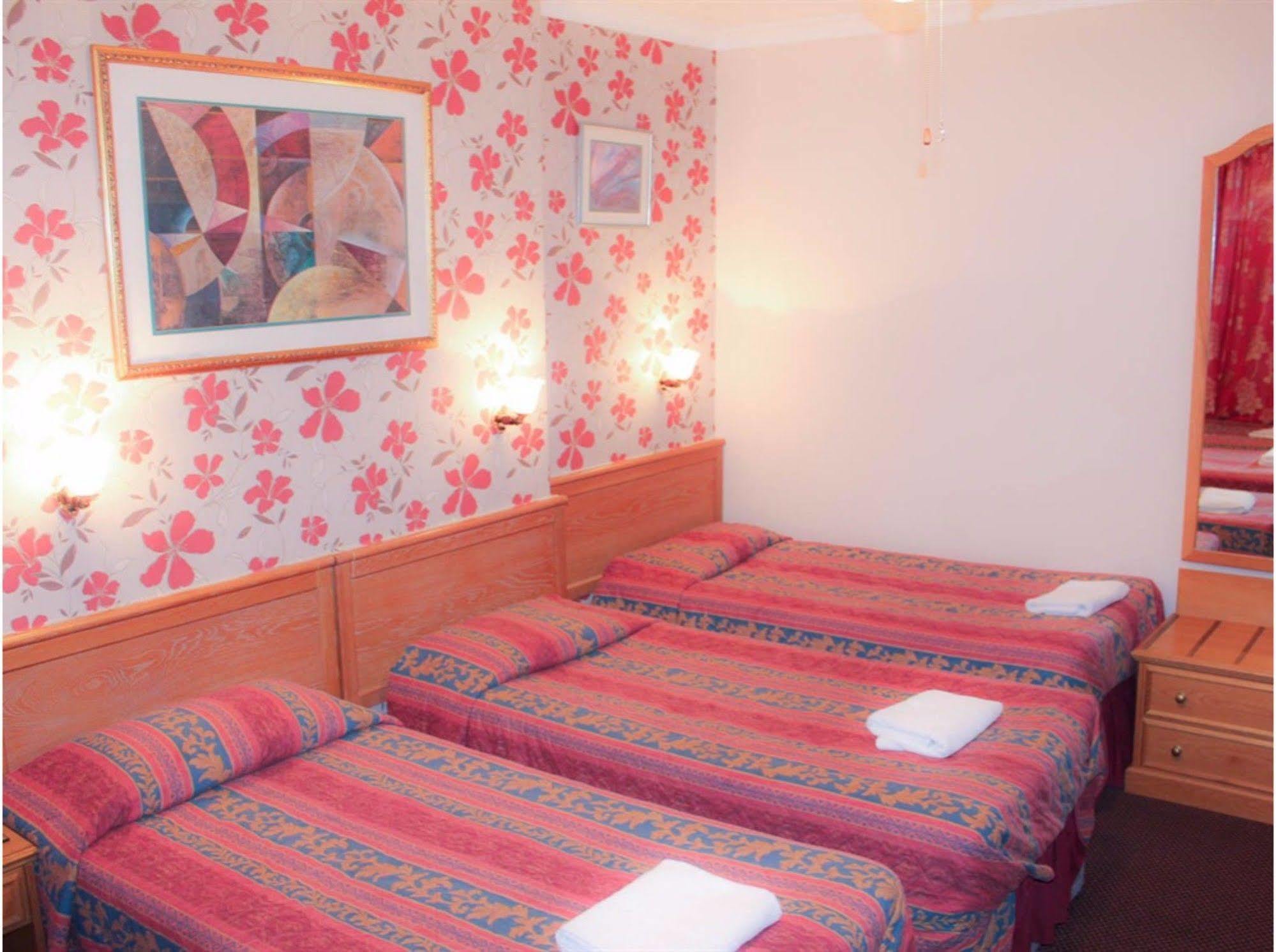Lampton Guest House Hounslow Exterior photo