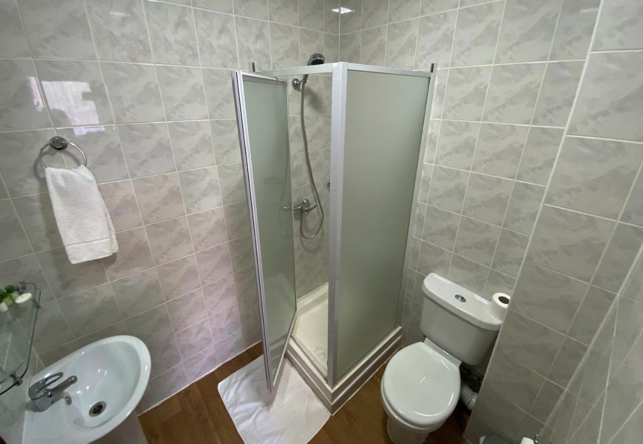 Lampton Guest House Hounslow Exterior photo